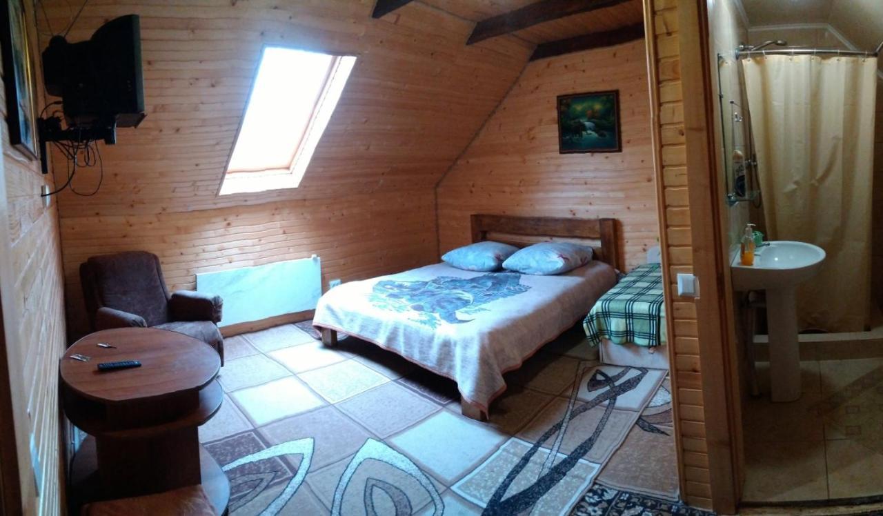 Під Лісом У Гіда Villa Jaremtsje Buitenkant foto